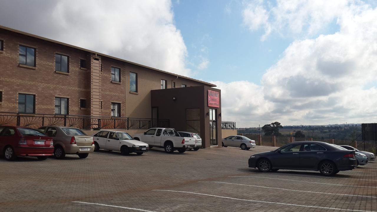 Eagle Nest Luxury Accommodation Roodepoort Eksteriør billede